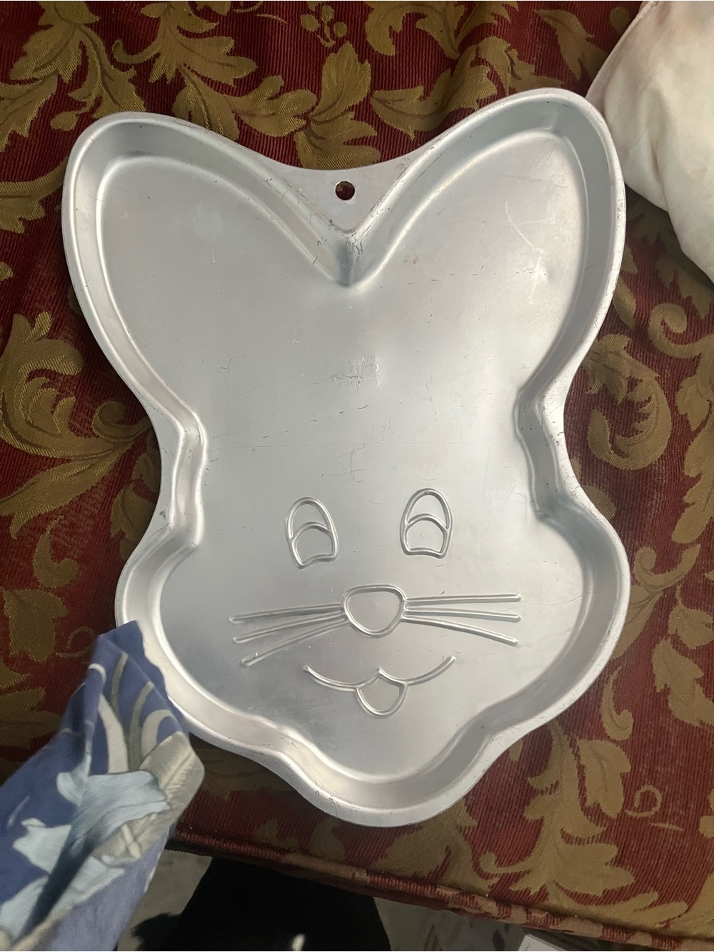 Wilton Silver Bunny Face Cake Pan